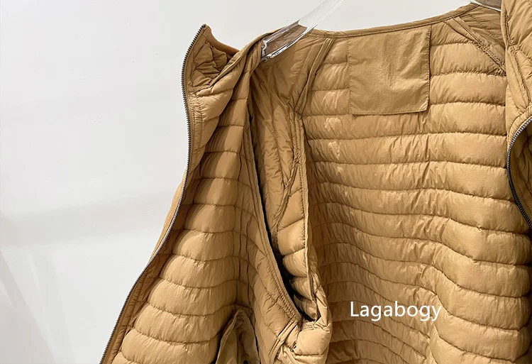 Lagabogy 2025 New Winter Short Puffer Jacket Women Ultra Light 90%White Duck Down Coat Loose Female Parka Hooded Thin Outwear