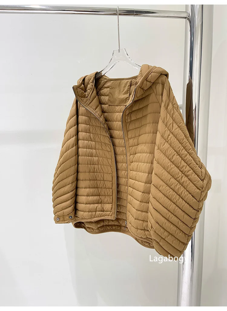 Lagabogy 2025 New Winter Short Puffer Jacket Women Ultra Light 90%White Duck Down Coat Loose Female Parka Hooded Thin Outwear