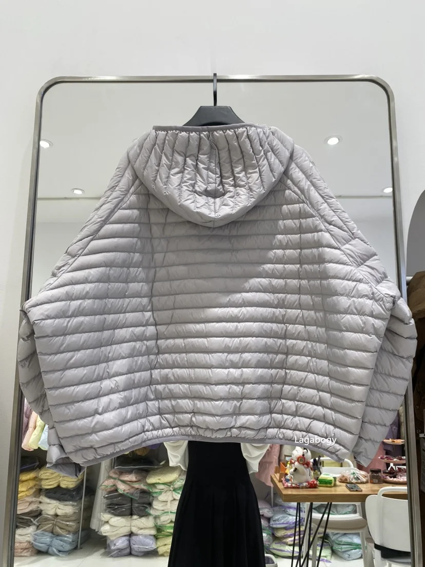 Lagabogy 2026 Winter Vintage Women Oversized Hood Puffer Jacket Female Casual Ultra Light Lantern Sleeve 90%White Duck Down Coat