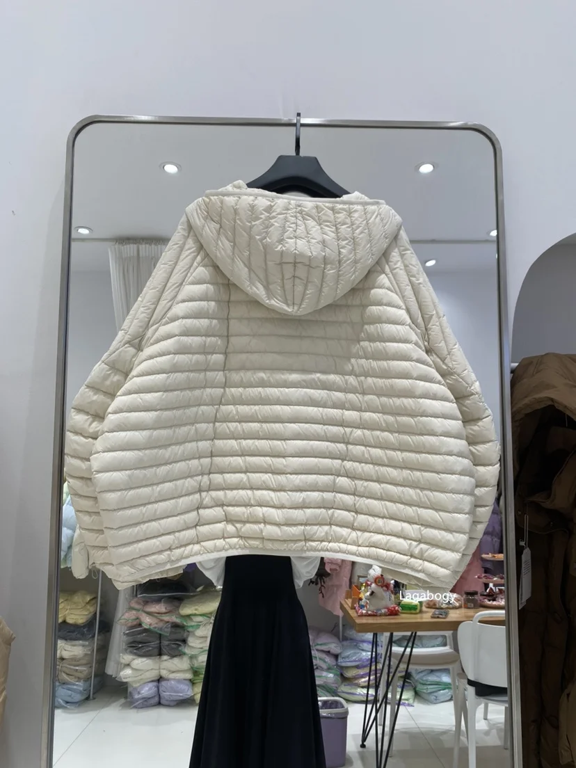 Lagabogy 2026 Winter Vintage Women Oversized Hood Puffer Jacket Female Casual Ultra Light Lantern Sleeve 90%White Duck Down Coat