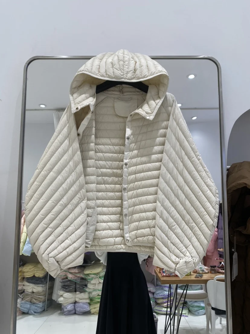 Lagabogy 2026 Winter Vintage Women Oversized Hood Puffer Jacket Female Casual Ultra Light Lantern Sleeve 90%White Duck Down Coat