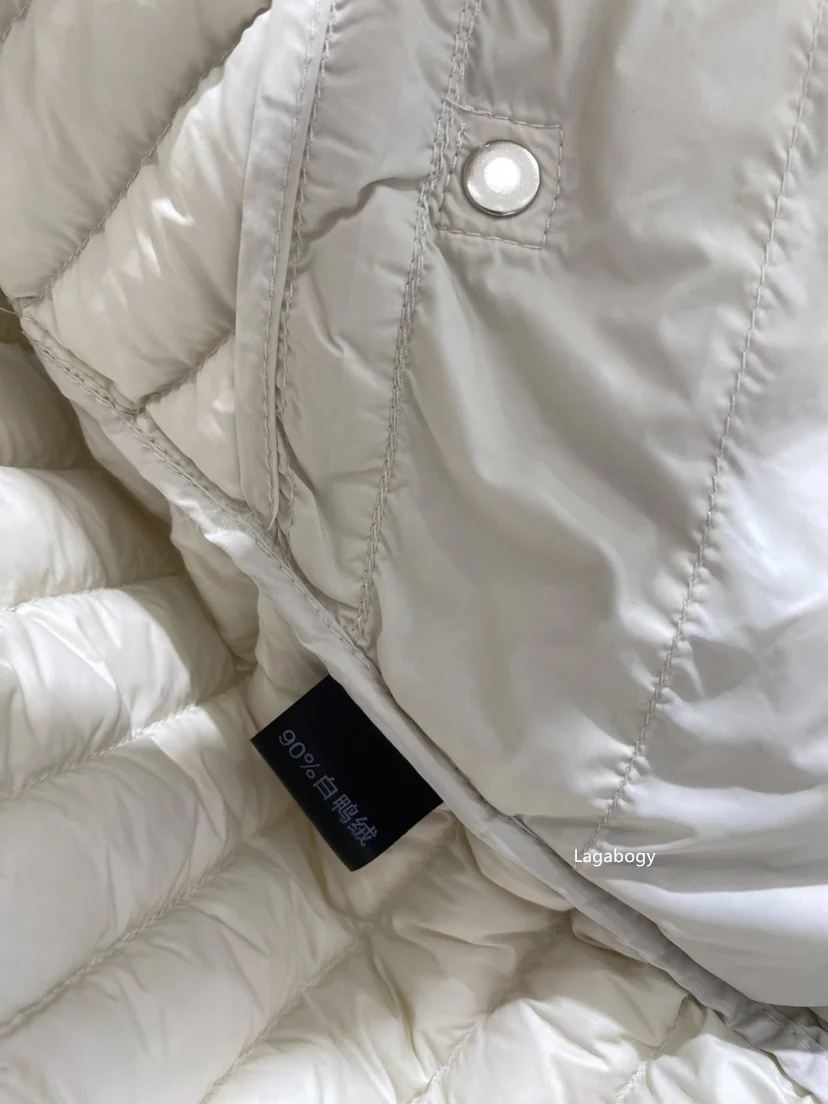 Lagabogy 2026 Winter Vintage Women Oversized Hood Puffer Jacket Female Casual Ultra Light Lantern Sleeve 90%White Duck Down Coat