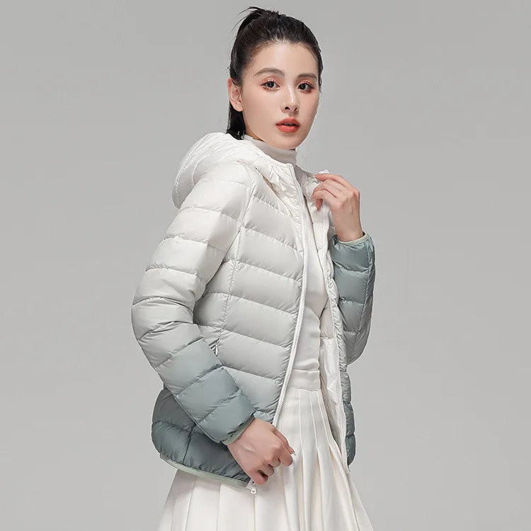 Woman Winter Hooded Coat 90% Duck Down Filled New Fashion Gradient Jacket Ultra Light Autumn Warm Parkas Windbreaker