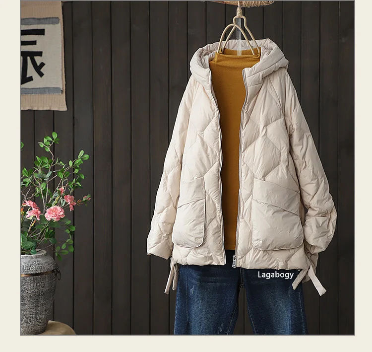Lagabogy 2025 New Winter Women 90% White Duck Down Jacket Casual Loose Fashion Outwear Hooded Puffer Coat Short Light Warm Parka