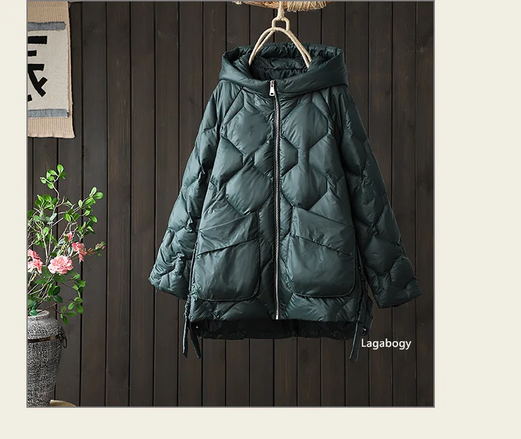 Lagabogy 2025 New Winter Women 90% White Duck Down Jacket Casual Loose Fashion Outwear Hooded Puffer Coat Short Light Warm Parka