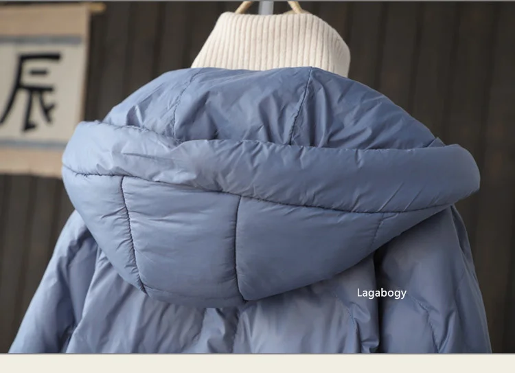 Lagabogy 2025 New Winter Women 90% White Duck Down Jacket Casual Loose Fashion Outwear Hooded Puffer Coat Short Light Warm Parka