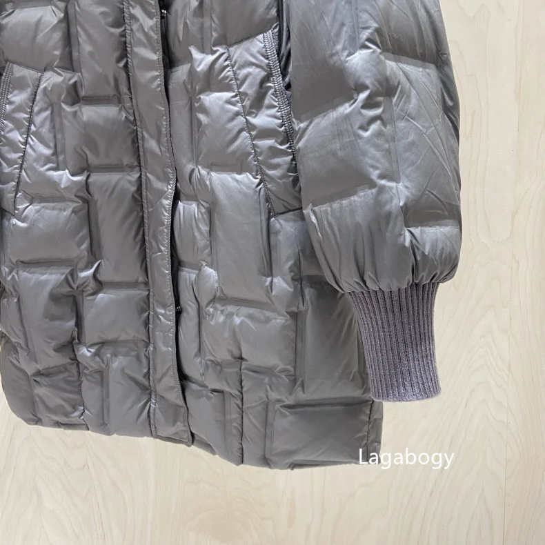 Lagabogy 2025 New Winter Women Long White Duck Down Jacket Female Casual Loose Warm Parkas Knitted Hat Detachable Puffer Coat