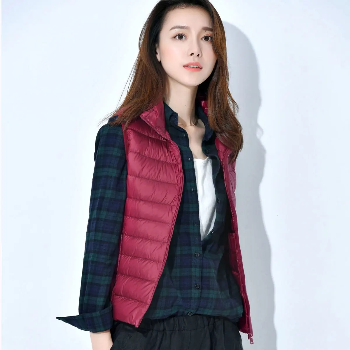 Ultralight Down Vest Women 2025 New Sleeveless Jacket Female White Duck Down Waistcoat Female Warm Puffer Jacket Outwear