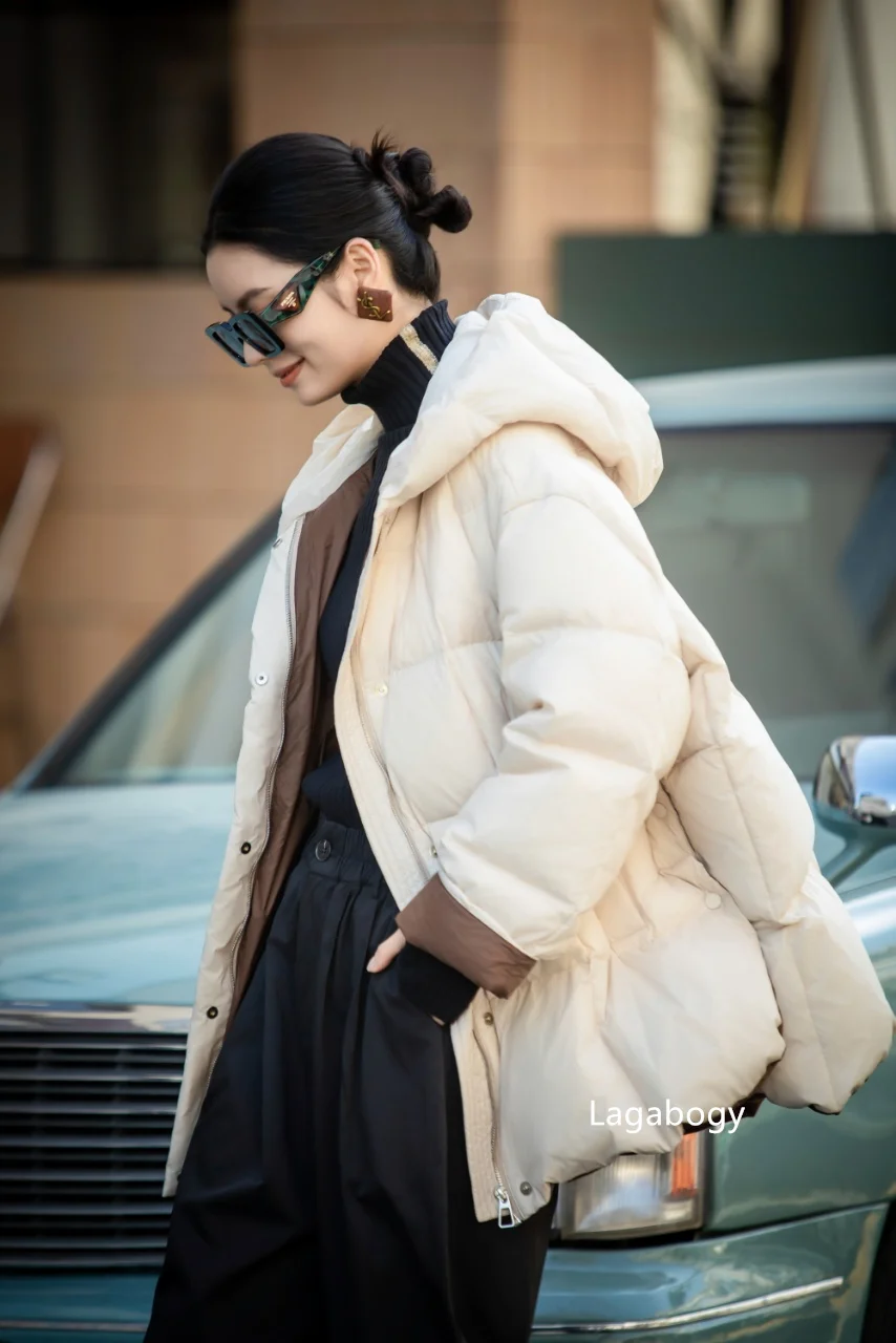 Lagabogy 2026 New Winter Women Puffer Jacket Casual Loose Over Size Warm Outwear Female 90% White Duck Down Coat Hooded Outwear