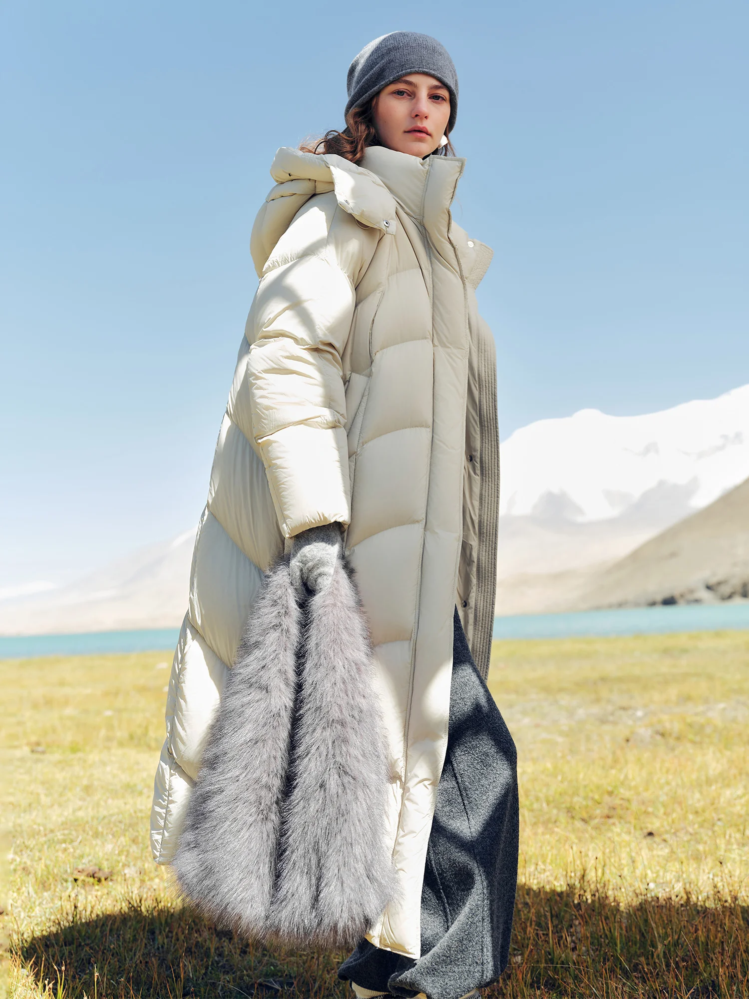 FSLE 【Premium Series】Women Stylish Hooded Long Winter Parka White Goose Down 2025 New Arrival High-Fill Down Outerwear Coats