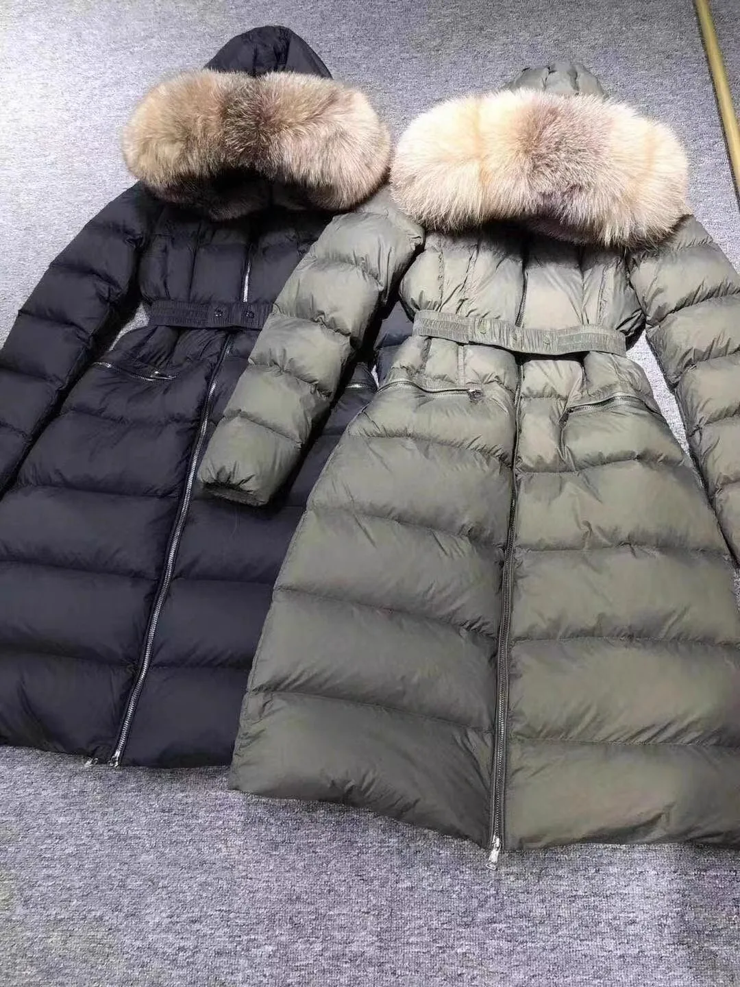 2024 Winter Fashion Down jacket Women Short Thickened Slim fit Waist Hugging Fox Big Fur Collar Hood White Duck
