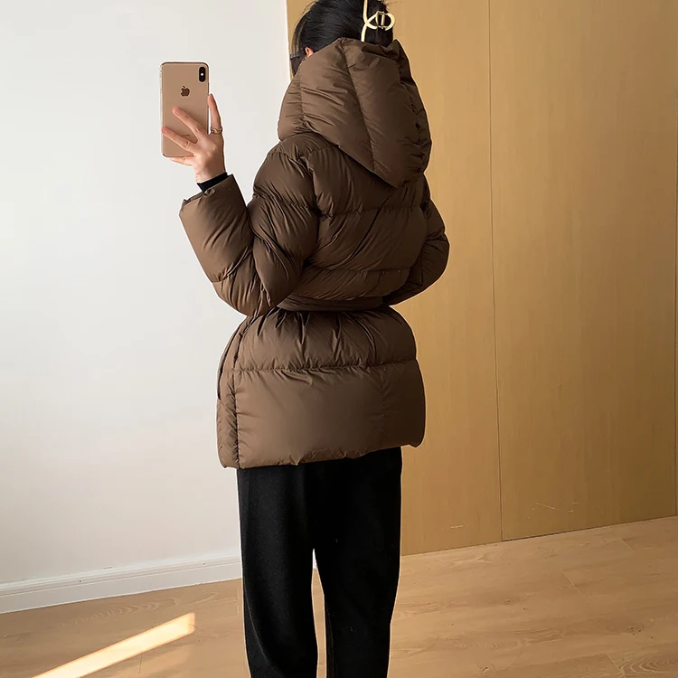 Lagabogy 2025 New Winter Women Hooded Thick Loose 90% White Duck Down Jacket Female Elegant Lightweight Puffer Coat With Belt