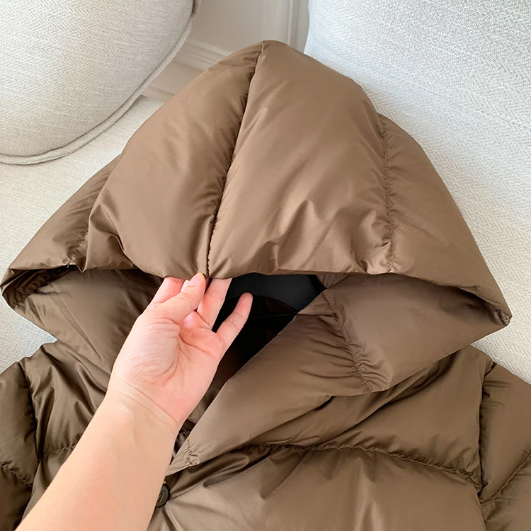 Lagabogy 2025 New Winter Women Hooded Thick Loose 90% White Duck Down Jacket Female Elegant Lightweight Puffer Coat With Belt
