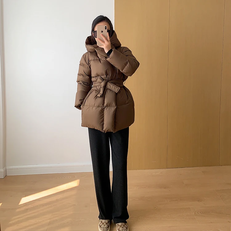 Lagabogy 2025 New Winter Women Hooded Thick Loose 90% White Duck Down Jacket Female Elegant Lightweight Puffer Coat With Belt