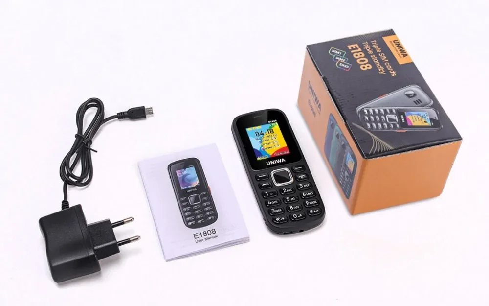 UNIWAE1808 Feature Phone 3 SIM Card 3 Standby Wireless radio Flashlight High volume for Elder 2G Keypad Mobile Phone