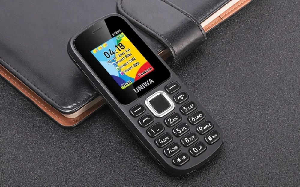 UNIWAE1808 Feature Phone 3 SIM Card 3 Standby Wireless radio Flashlight High volume for Elder 2G Keypad Mobile Phone