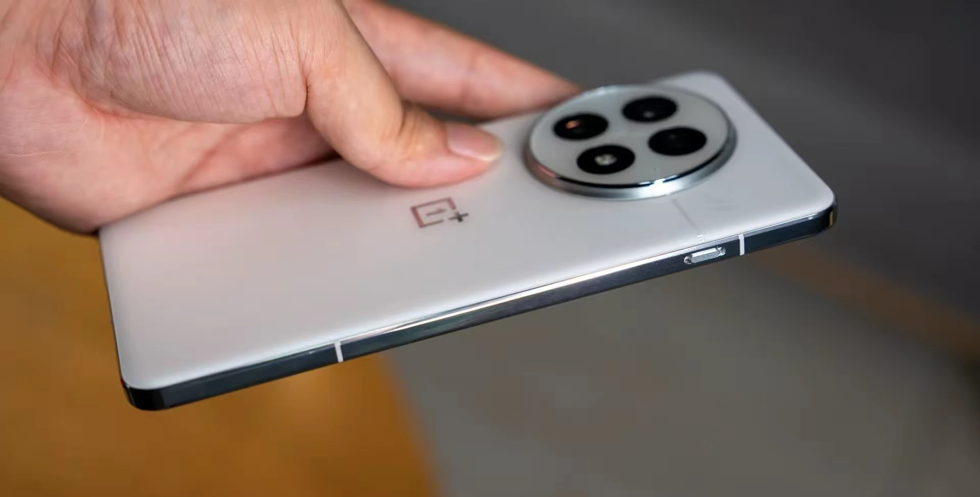 Unlocked OnePlus 13 5G Snapdragon 8 Elite 6.82inch 120Hz LTPO AMOLED Color OS 15 6000mAh 100W SUPERVOOC IP68 NFC OTA 50MP