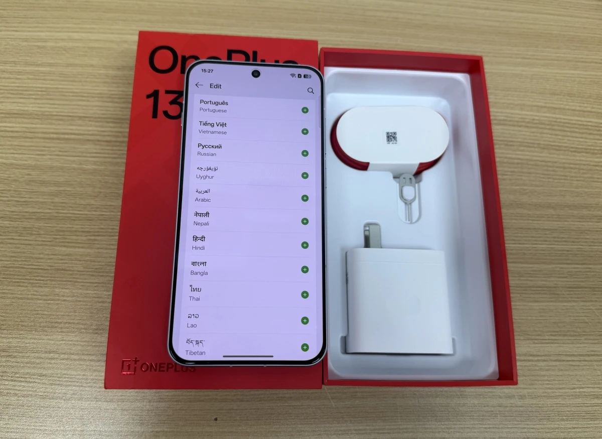 OnePlus 13T Unlocked 5G Smart Phone 6.32'' 120Hz OLED Screen 6260mAh 80W Super Charge Snapdragon 8 Elite 50MP Main Camera NFC