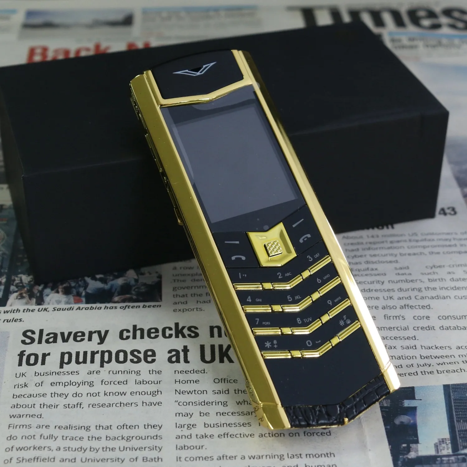 Elegant Metal Signature Handmade Dragon Cellphone Classic Senior Mobile Phone Dual SIM Bluetooth Dialer Luxury Elderly Phone 2G