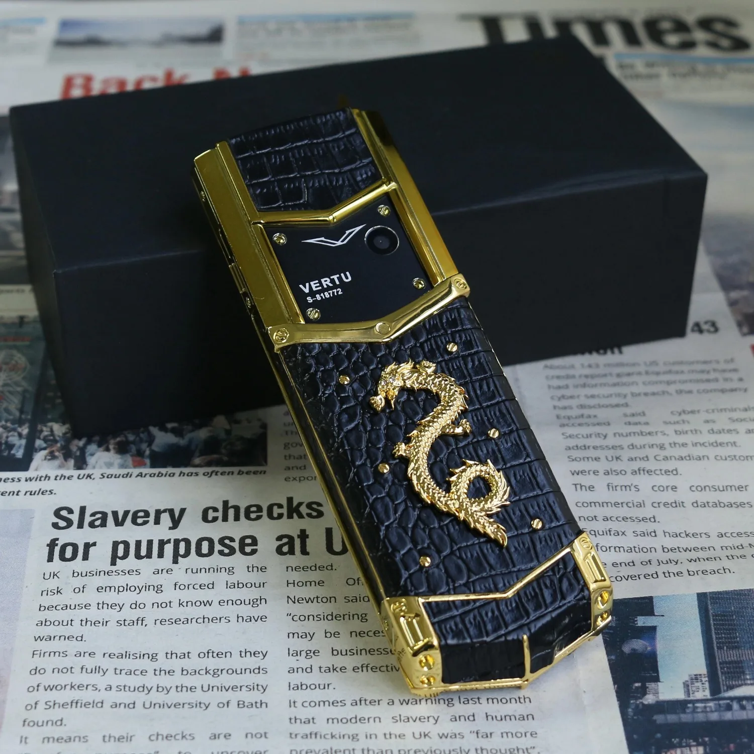 Elegant Metal Signature Handmade Dragon Cellphone Classic Senior Mobile Phone Dual SIM Bluetooth Dialer Luxury Elderly Phone 2G