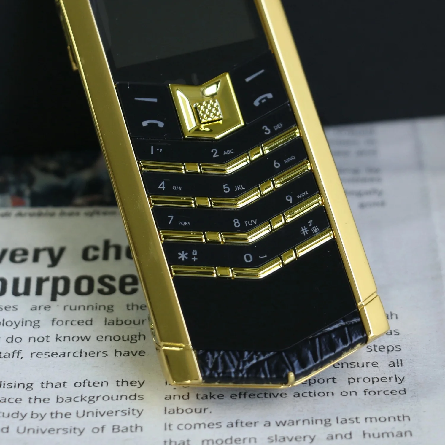 Elegant Metal Signature Handmade Dragon Cellphone Classic Senior Mobile Phone Dual SIM Bluetooth Dialer Luxury Elderly Phone 2G