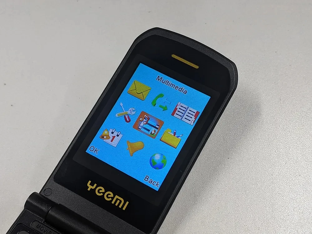 YEEMI G9000 Flip Mobile Phone 2.6inches GSM Big Keyboard Dual SIM Card Flashlight FM Radio Bluetooth E-book Camera 2G Cellphone