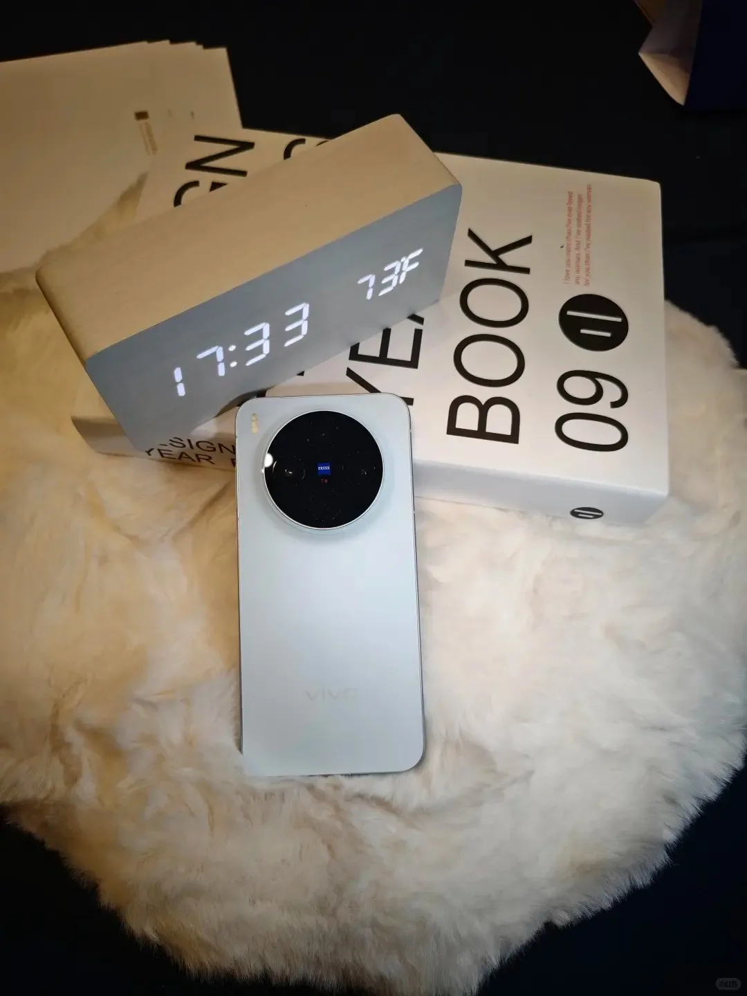 VIVO X300 5G Smartphone 6040mAh 90W SuperVOOC 6.31” 120Hz AMOLED 200MP Zeiss Triple Cam Dimensity 9500