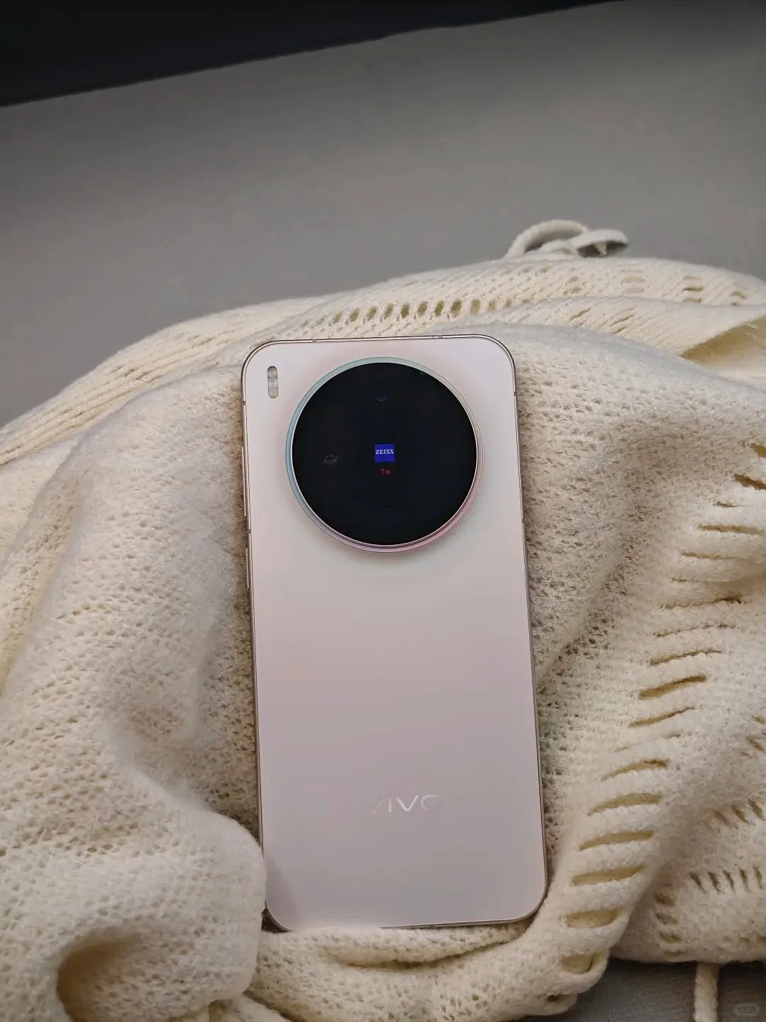 VIVO X300 5G Smartphone 6040mAh 90W SuperVOOC 6.31” 120Hz AMOLED 200MP Zeiss Triple Cam Dimensity 9500