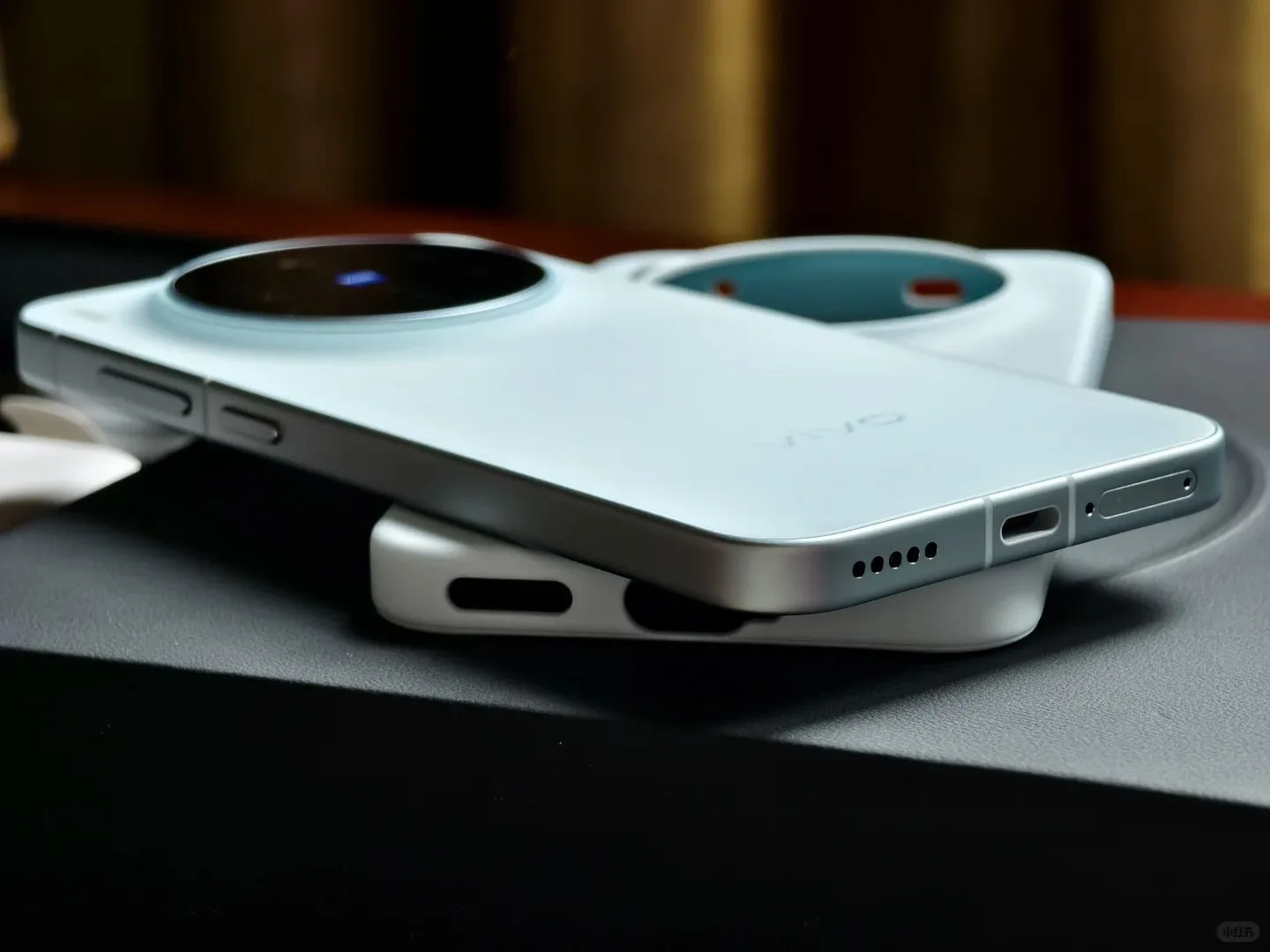 VIVO X300 5G Smartphone 6040mAh 90W SuperVOOC 6.31” 120Hz AMOLED 200MP Zeiss Triple Cam Dimensity 9500