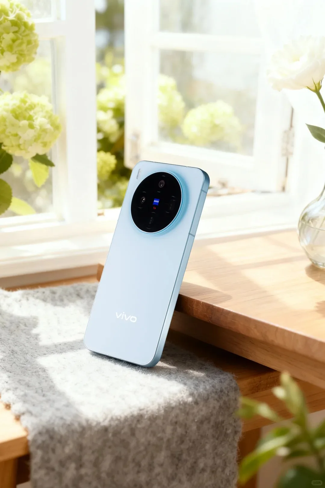 VIVO X300 5G Smartphone 6040mAh 90W SuperVOOC 6.31” 120Hz AMOLED 200MP Zeiss Triple Cam Dimensity 9500