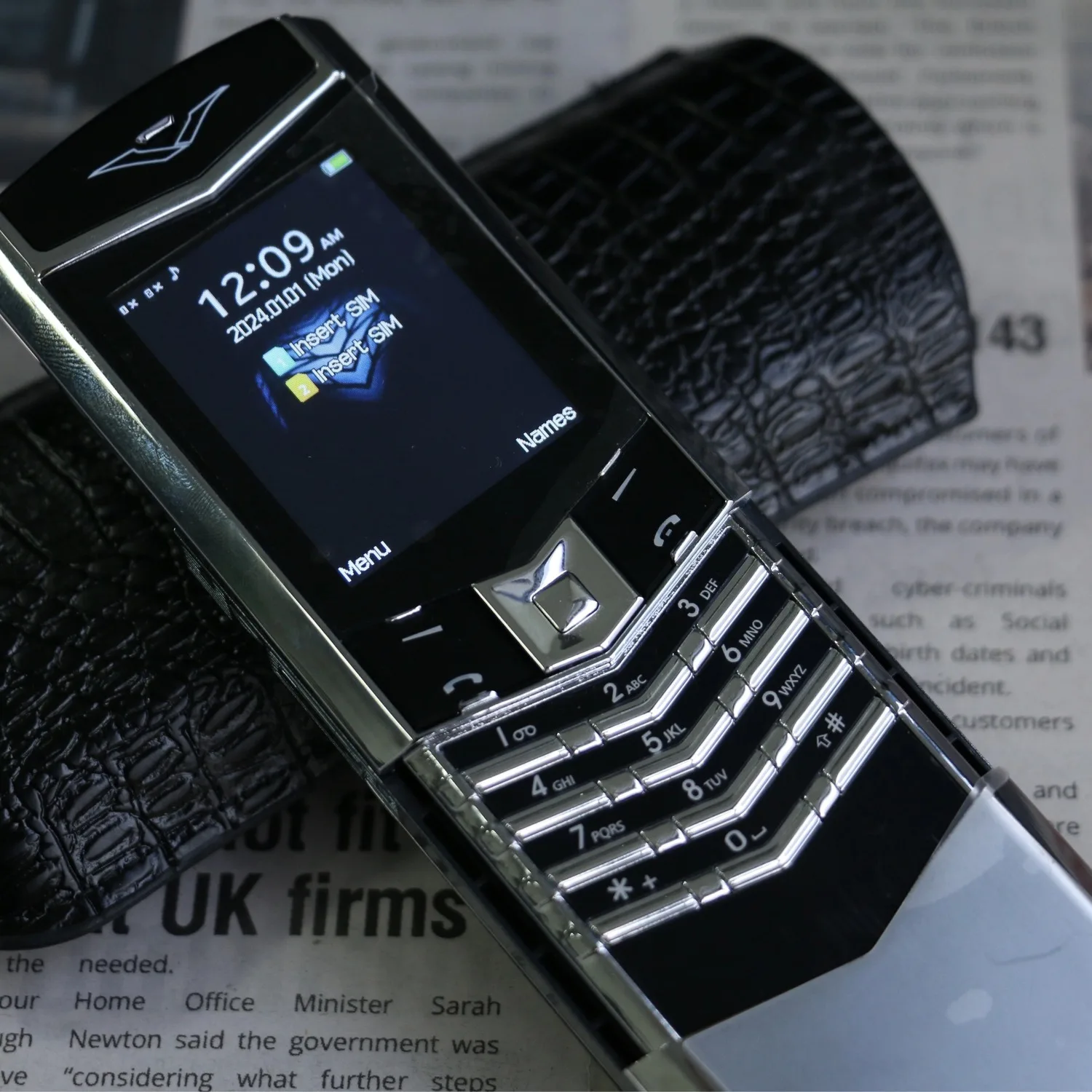 Luxury Slider Business Mobile Phone Metal Body Magice Voice Blacklist Dual Sim Big Button Portable Size Durable Elderly Classic