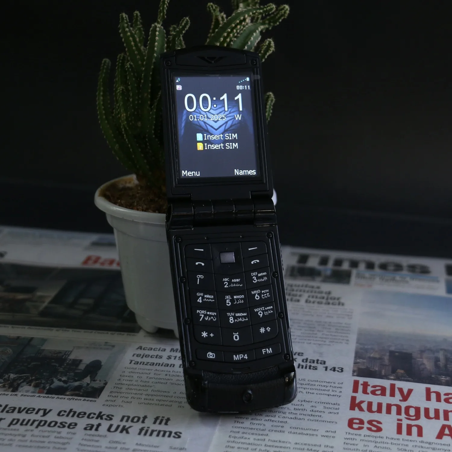 Luxury Metal Flip Phone for Men Dual SIM Business Phone Big Button Dual Screen Magic Voice Blacklist Senior Classic Mobile