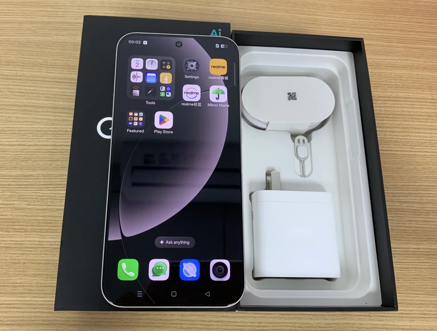realme GT8 Pro 5G Smart Phone 6.79'' 144Hz AMOLED Screen 7000mAH Battery 120W SuperCharge 50W WirelessCharge Snapdragon 8 Gen5