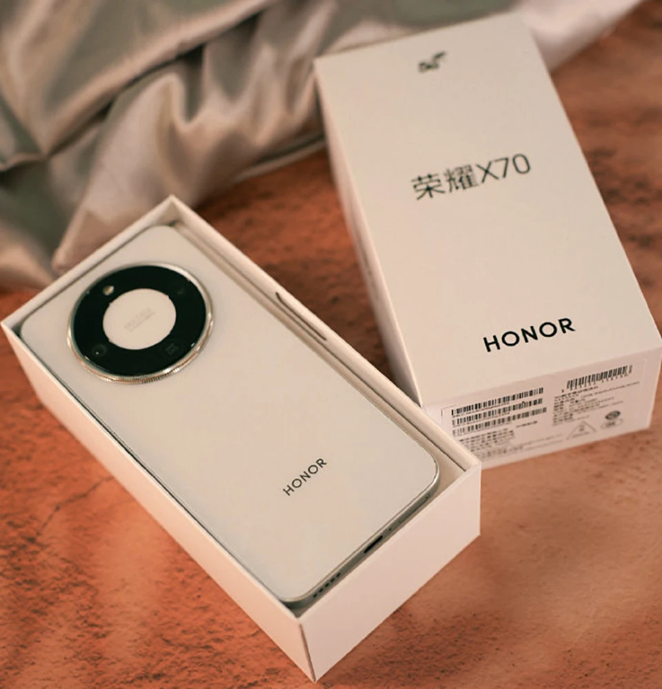 Original HONOR X70 5G Mobile Phone 6.79 Inches AMOLED Display Snapdragon 6 Gen 4 Battery 8300mAh NFC Google Play Smartphone