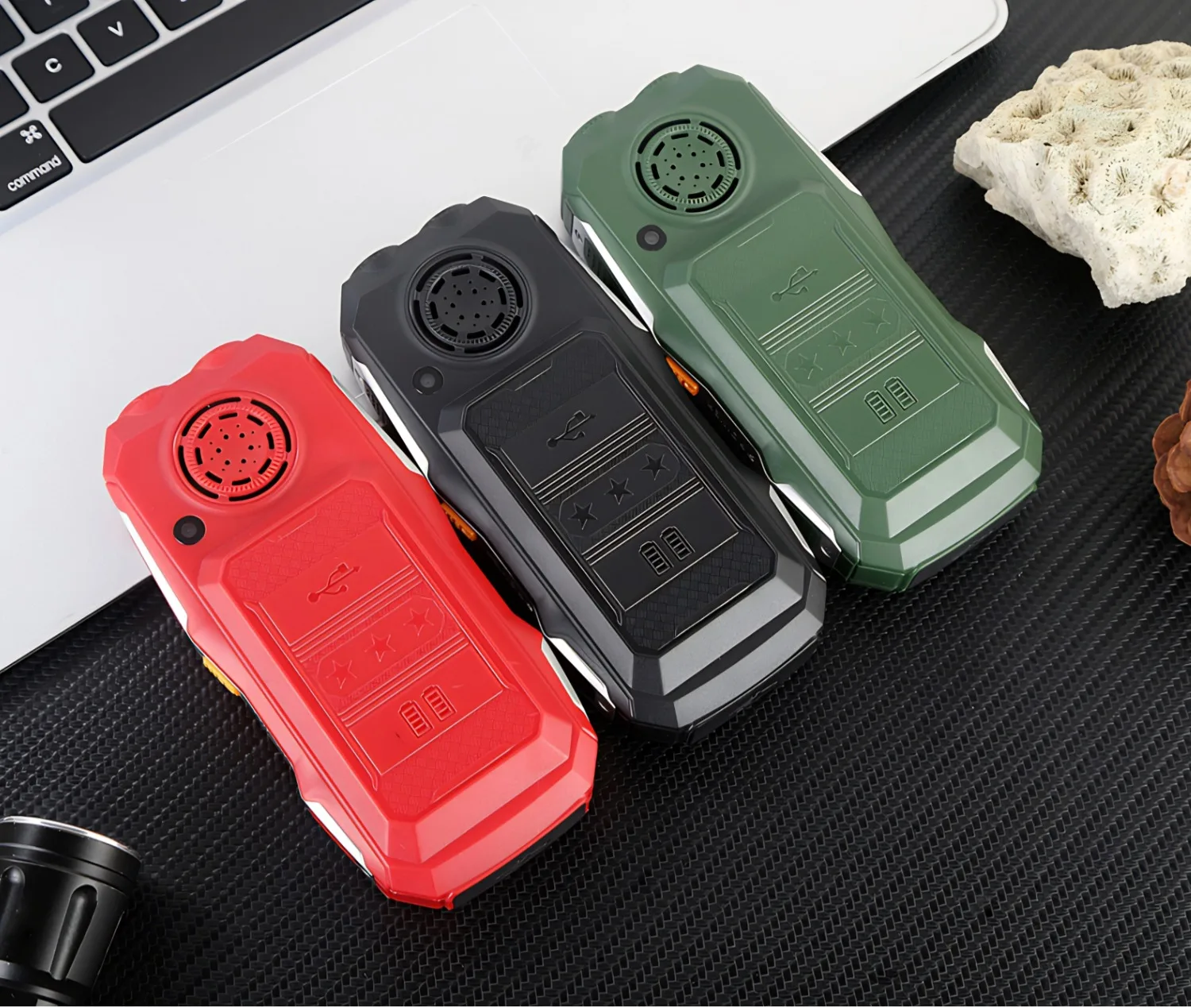 Unlocked Shockproof Senior Phone Big Battery Powerbank Large Key Durable 3 Sims Loud Voice Speed Dial Strong Torch For Elderly