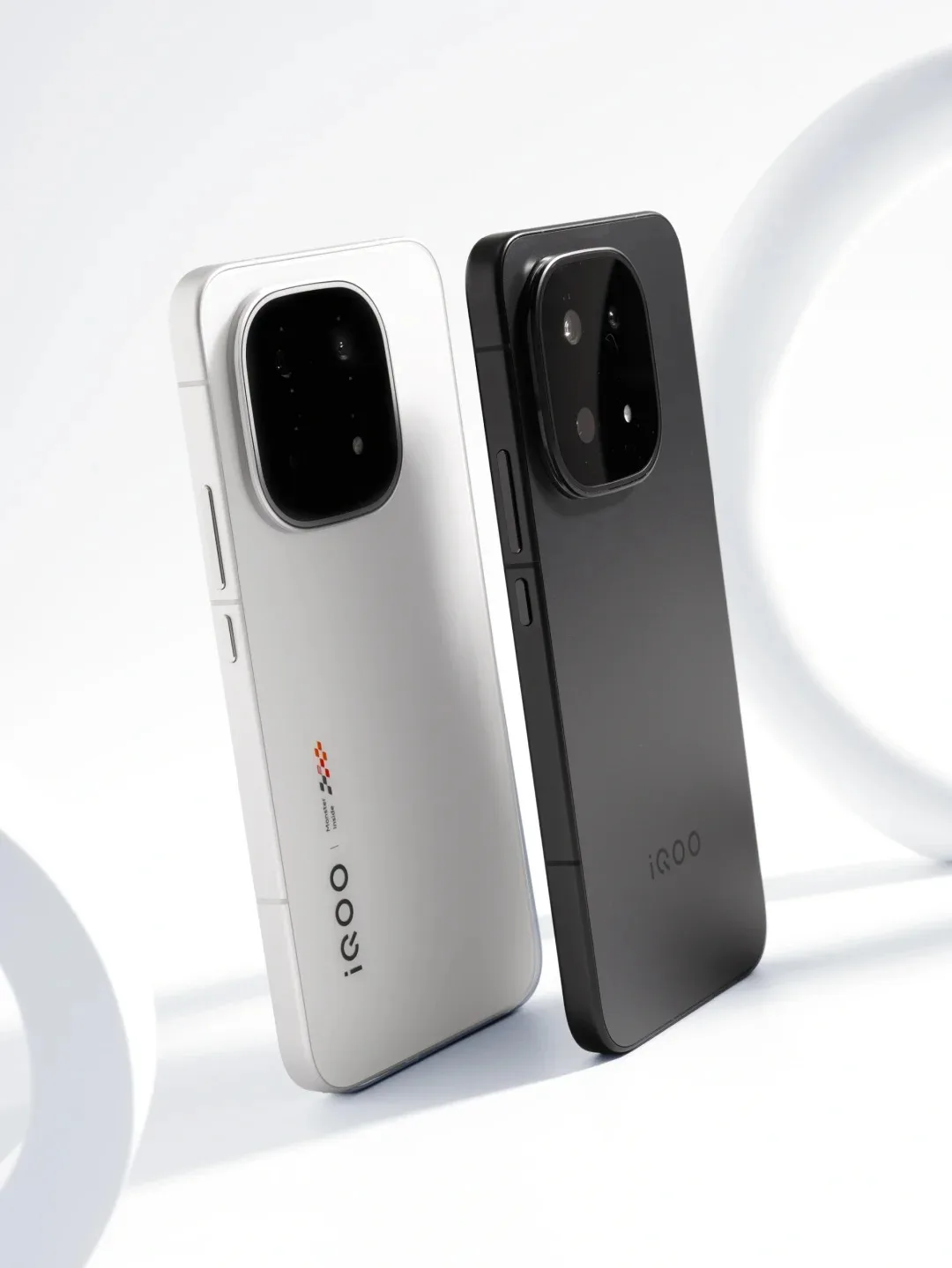 Original ViVO iQOO 15 5G Snapdragon 8 Gen5 Elite 6.85‘ AMOLED 144HZ 50MP 100W FlashCharger 7000mAh GooglePlay OriginOS6