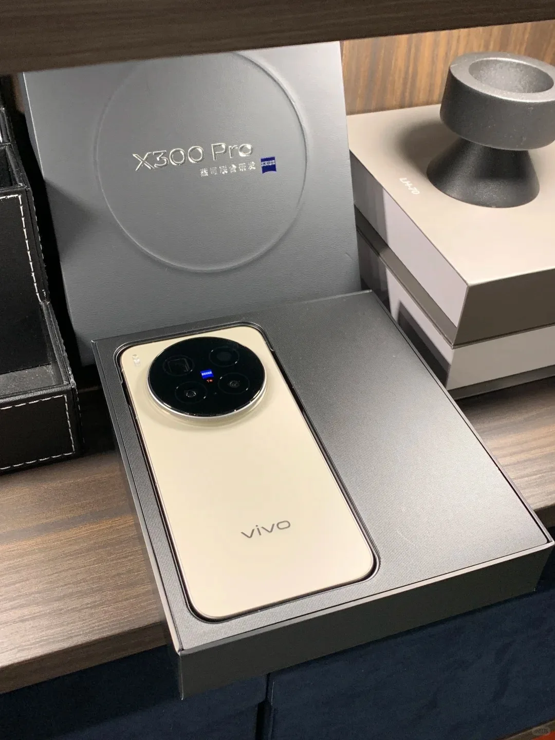Original ViVO X300 Pro Mobile Phone 5G Dimensity 9500 6.78inch AMOLED 120HZ 6510MAH 90W Charger OTA NFC 200Mp Camera Google CN