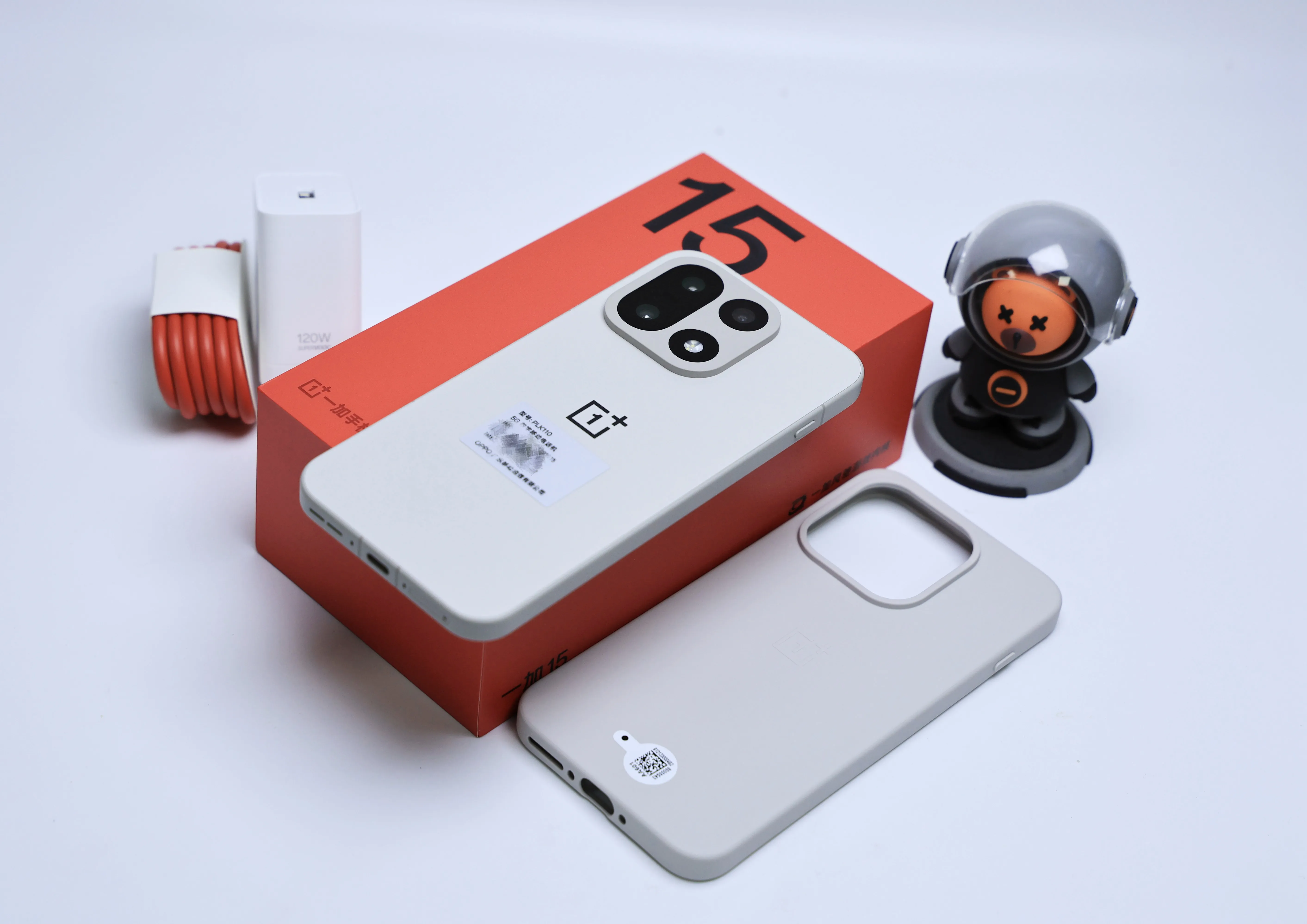OnePlus 15 16GB 256GB 5G Smartphone Snapdragon 8 Elite Gen5 165Hz AMOLED 120W Charger 7300mAh IP68 NFC OTA 50MP CN Global ROM