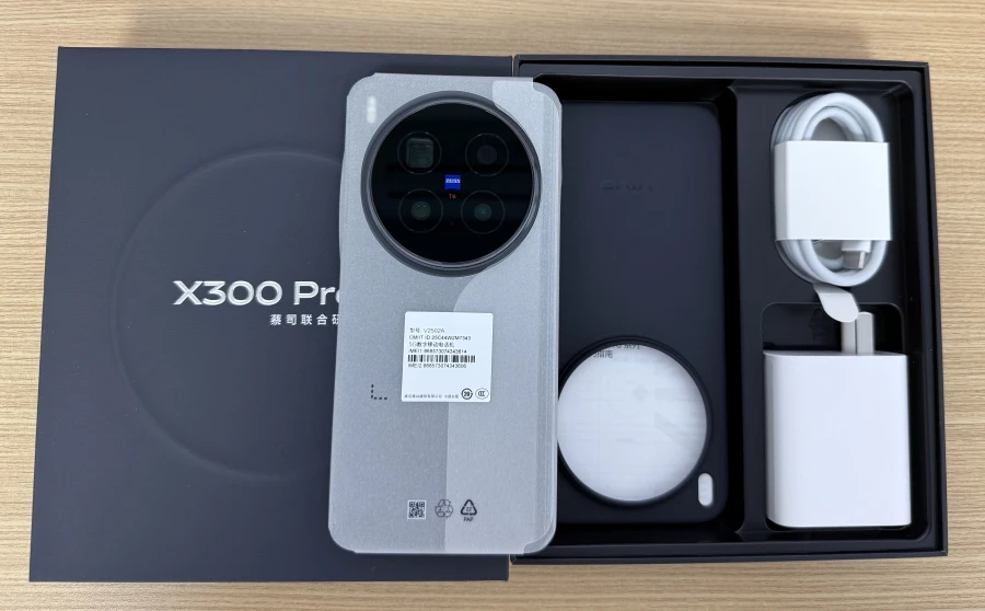 New Original vivo X300 Pro Smartphones MediaTek Dimensity 9500 6.78 inch 120Hz 50MP OIS 90W Super Charge 6510mAh Battery NFC OTA