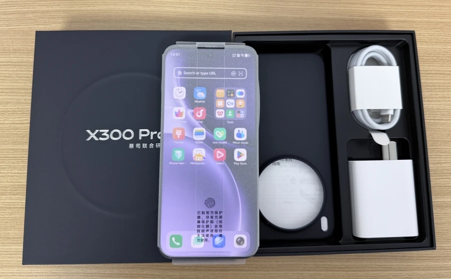 New Original vivo X300 Pro Smartphones MediaTek Dimensity 9500 6.78 inch 120Hz 50MP OIS 90W Super Charge 6510mAh Battery NFC OTA