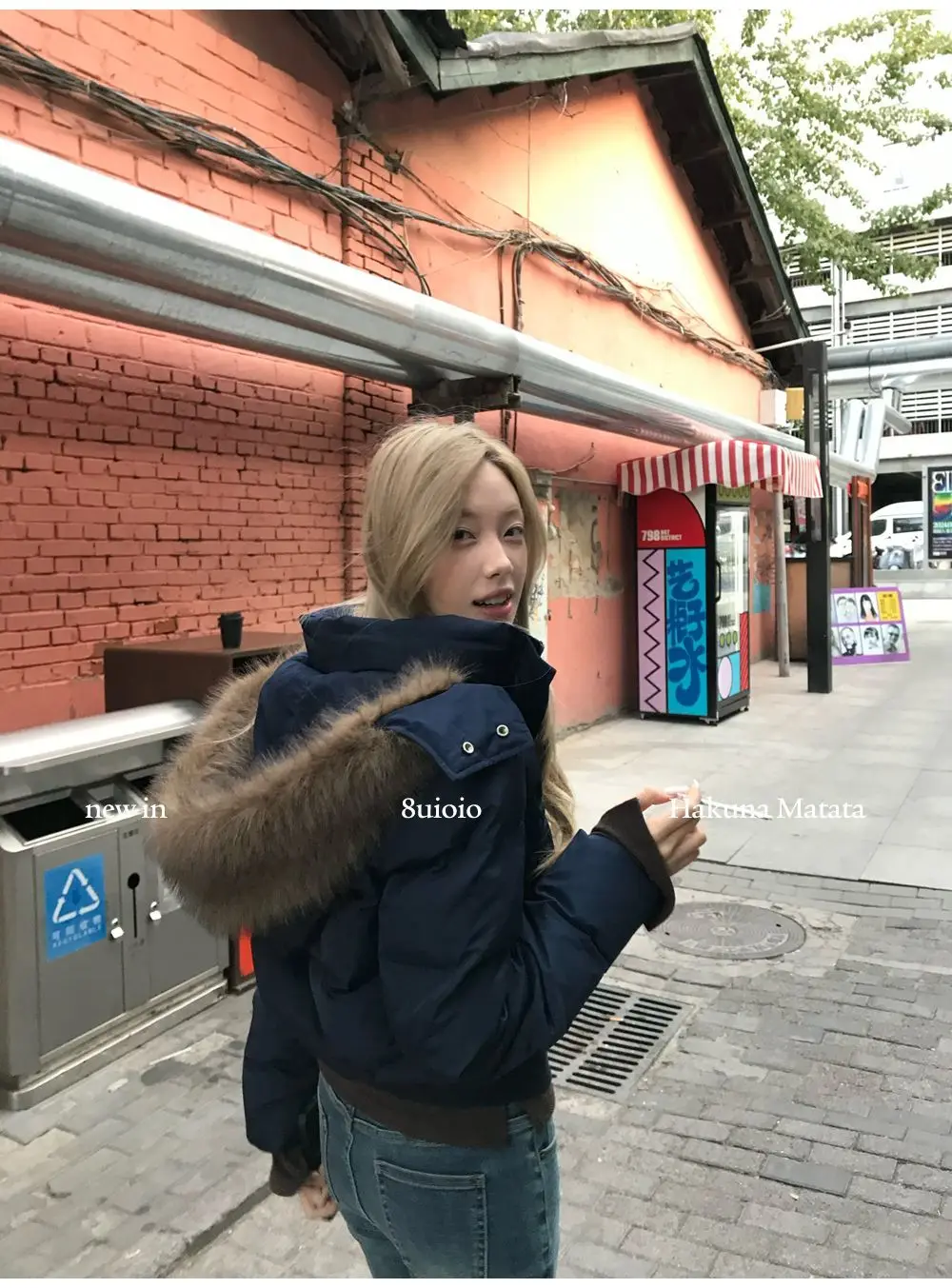 Women Autumn Winter Fur Collar Cotton Coat 2025 New Women Warm Thicken Hooded Cotton Padded Jacket Women Short Parkas Outwear