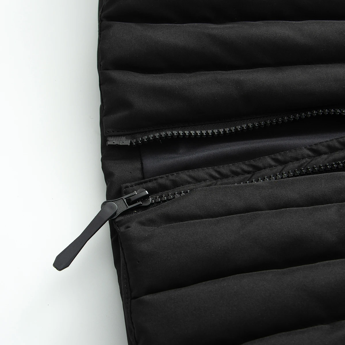 2026 Women's Elegant Hooded Zipper Burgundy Skiing Padded Snow Sports Coats Lady Chic Thicken Warm Windproof Jackets Parkas Belt