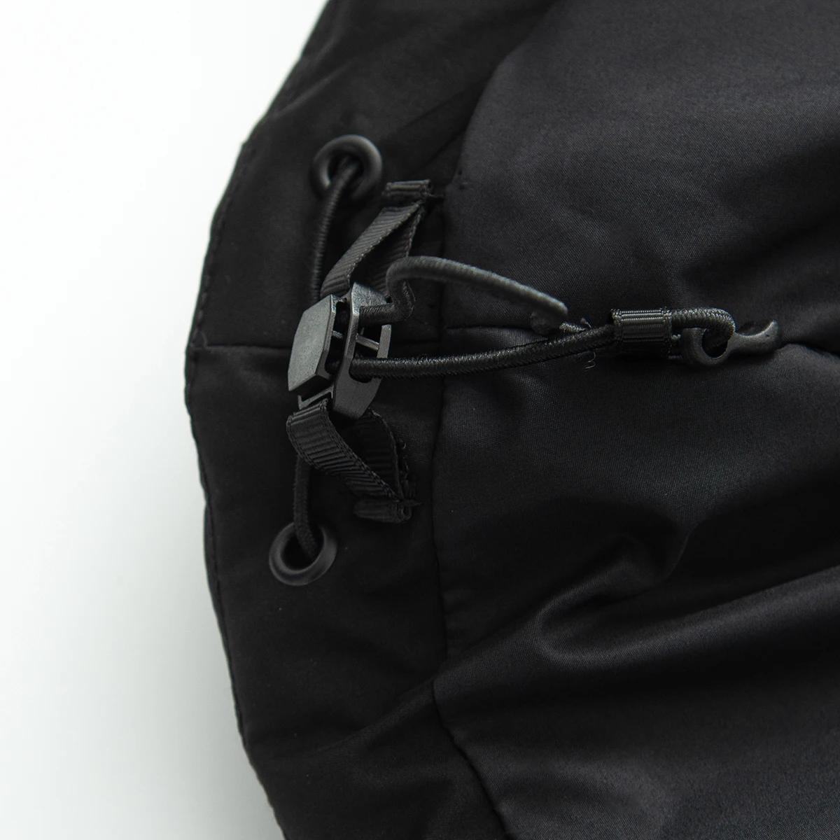 2026 Women's Elegant Hooded Zipper Burgundy Skiing Padded Snow Sports Coats Lady Chic Thicken Warm Windproof Jackets Parkas Belt