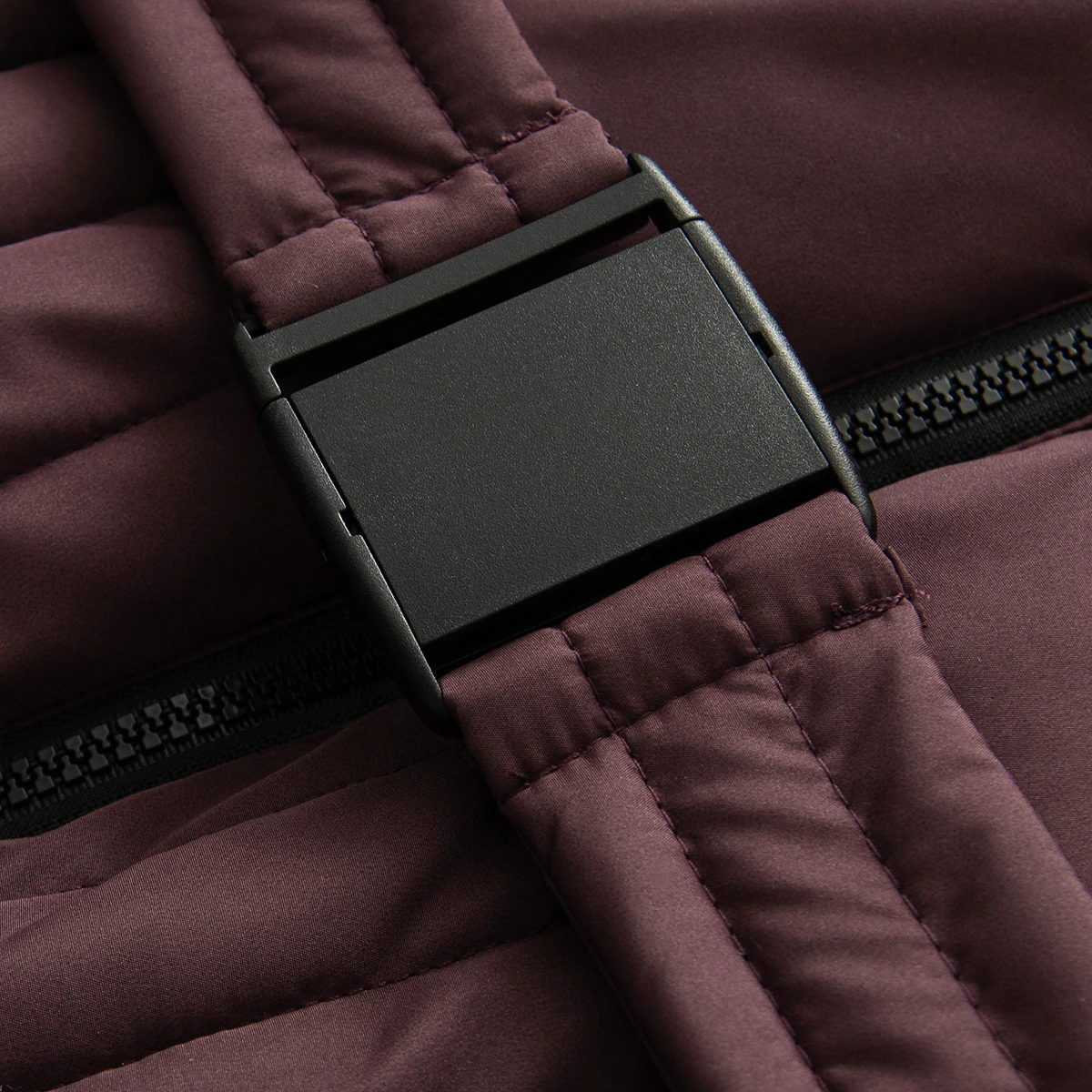 2026 Women's Elegant Hooded Zipper Burgundy Skiing Padded Snow Sports Coats Lady Chic Thicken Warm Windproof Jackets Parkas Belt