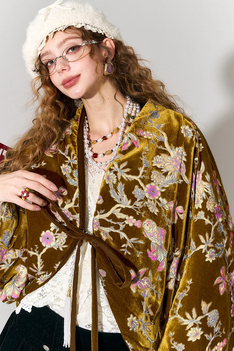 ELFSACK Chinese Velvet Jacket with Floral & Goldfish Embroidery, Royal Elegant Loose Coat , V-Neck Vintage Outerwear