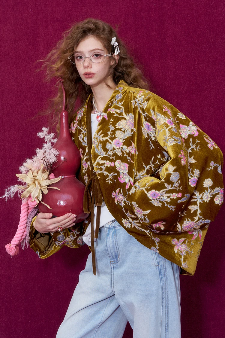 ELFSACK Chinese Velvet Jacket with Floral & Goldfish Embroidery, Royal Elegant Loose Coat , V-Neck Vintage Outerwear