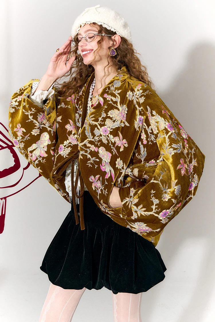 ELFSACK Chinese Velvet Jacket with Floral & Goldfish Embroidery, Royal Elegant Loose Coat , V-Neck Vintage Outerwear