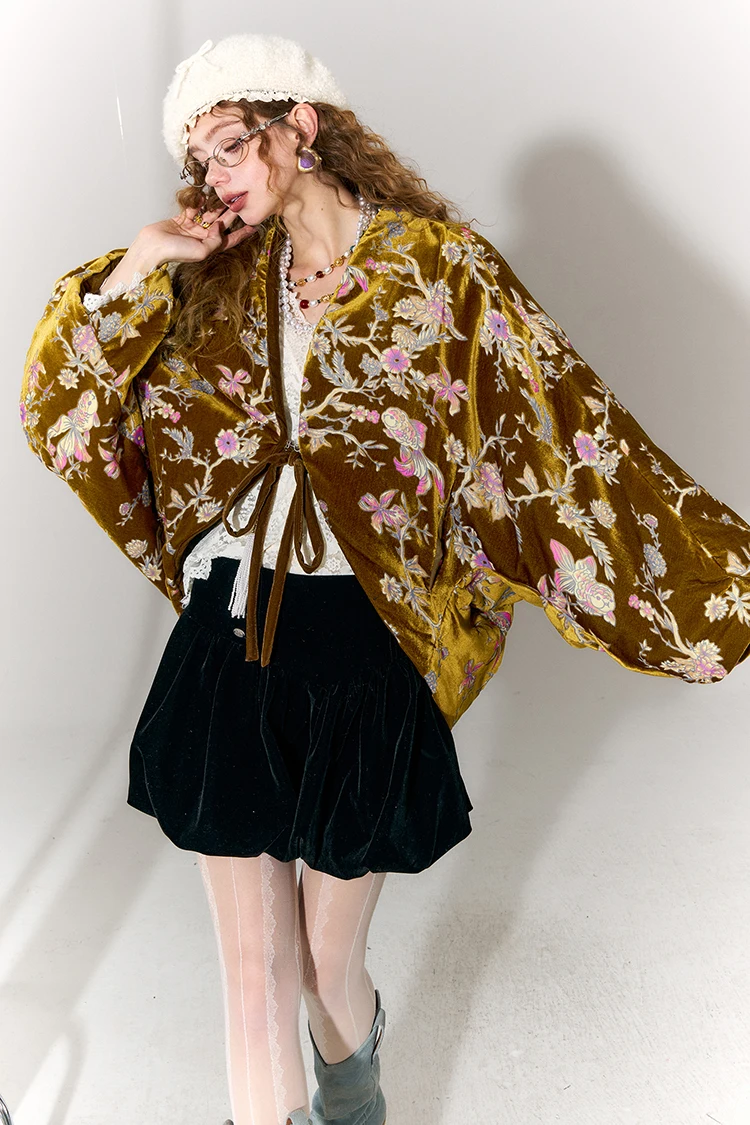 ELFSACK Chinese Velvet Jacket with Floral & Goldfish Embroidery, Royal Elegant Loose Coat , V-Neck Vintage Outerwear