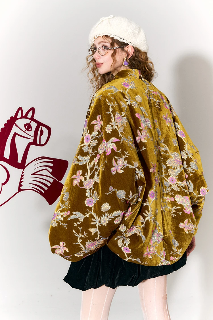 ELFSACK Chinese Velvet Jacket with Floral & Goldfish Embroidery, Royal Elegant Loose Coat , V-Neck Vintage Outerwear