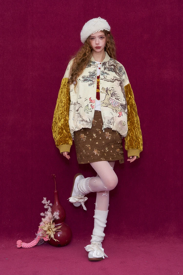 ELFSACK 2026 Oriental Royal Winter Jacket Women, Velvet Sleeve Horse Print Loose Coat, Winter Outerwear with Pine Print
